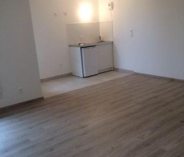 Location Appartement 1 pièce 36m² BOIS COLOMBES 92270 - Photo 2