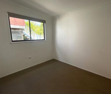 4 bedroom home in the heart of Budgewoi - Photo 5