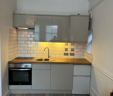 1 Bed Flat, Basingstoke Road, RG2 - Photo 6