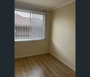 1/141 Good St, Rosehill, NSW 2142 - Photo 2