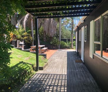 Charming 2BR Home, ocean views - 18 month lease - Photo 1