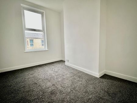 4 bedroom House To Let - Photo 4