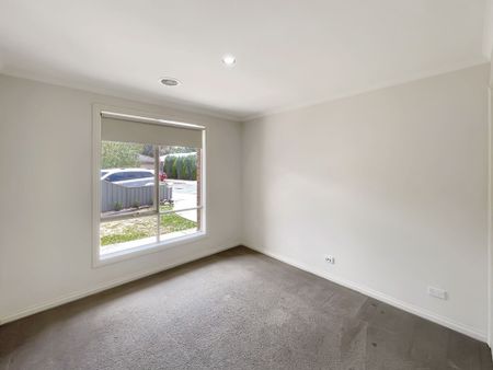 4 Cluden Gardens, Sebastopol - Photo 2