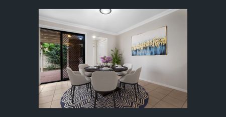 NEAT DUPLEX CLOSE TO M7 ACCESS - Photo 2