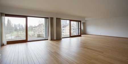 Appartement te huur in Antwerpen voor € 1.750 met 4 slaapkamers - Foto 2