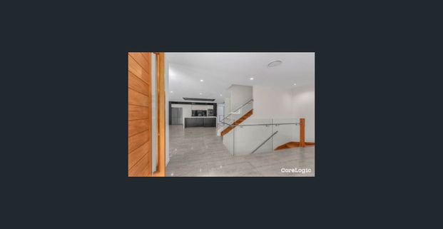 HEART OF NEW FARM- FABULOUS TOWNHOME - Photo 1