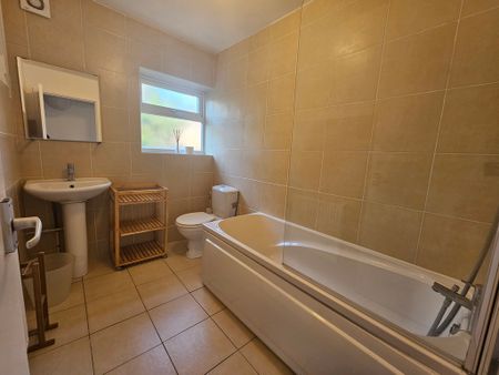 3 Bed Student Accommodation - Photo 5