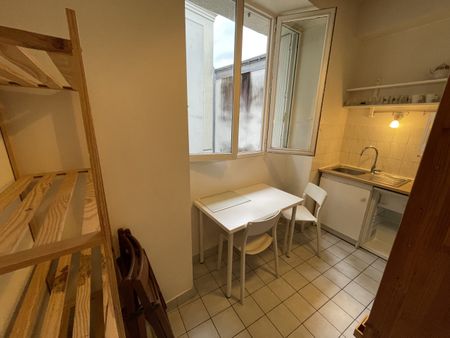 À LOUER : STUDIO MEUBLÉ VIEUX TOURS DONNANT SUR COUR TRÈS CALME • Réf GI-JB-G0256 - Photo 5