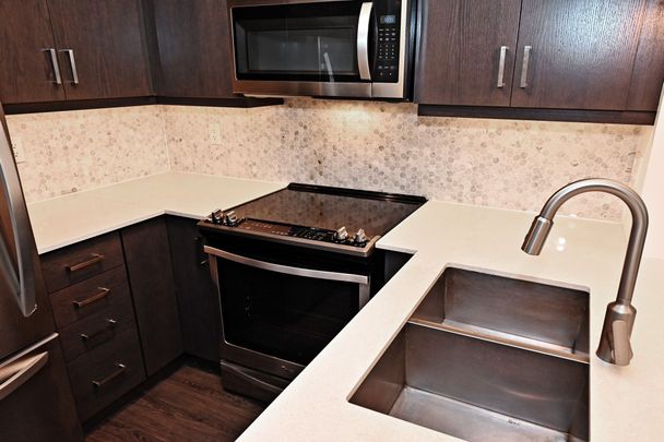 For Lease - 100 Long Branch Avenue Unit# 16, Toronto, Ontario - Photo 1