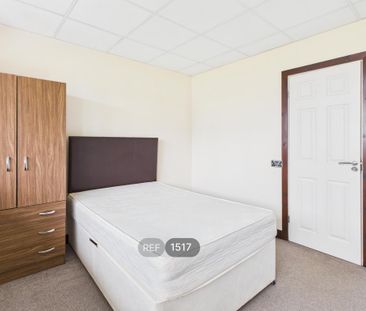 1 bedroom hotel room to rent - Photo 2