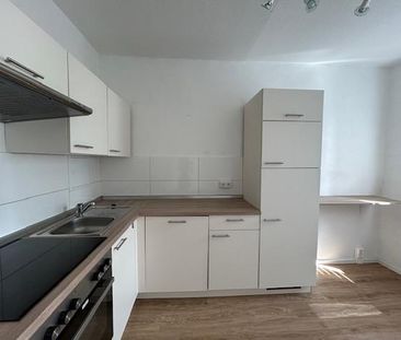 1 Monat Kaltmietfrei - Dreiraumwohnung mit Einbauküche! - Photo 1