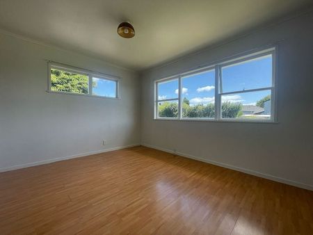 Newly Renovated 3BR Townhouse in Mt. Wellington - Photo 2