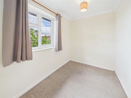 4 bedroom Detached house to rent - Photo 4