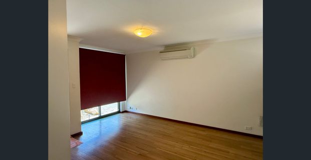 Low-Maintenance Living Close to River and Transport - Photo 1