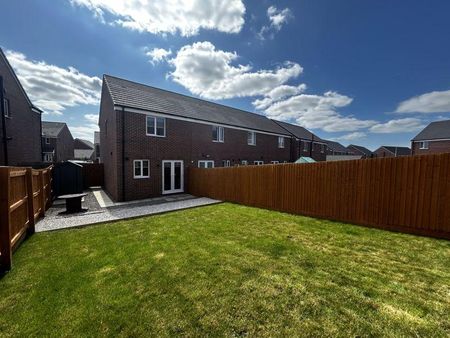 2 bedroom semi-detached house to rent - Photo 2