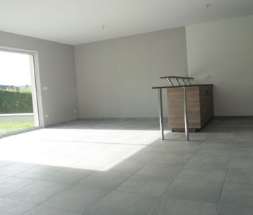 Maison à louer 4 pièces • Saint-Genis-Laval - Photo 2
