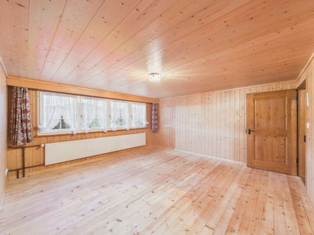 Newly renovated 4.5-room apartment in a stylish old building in Degersheim - Photo 2