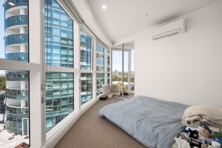 A Window To The City - Photo 3