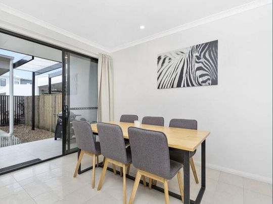 Townhouse in Cova Estate - Pool & Gym Facilities - Photo 1