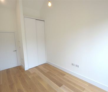 Chi Kober, North Quay, Hayle, Cornwall, TR27 - Photo 3
