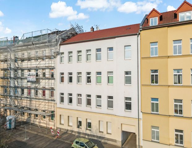 2-Raumwohnung mit Einbauküche in zentraler Lage! - Photo 1