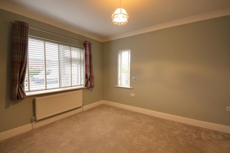2 bedroom semi-detached bungalow to rent - Photo 2
