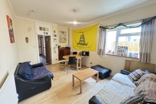 4 bedroom house to rent - Photo 1