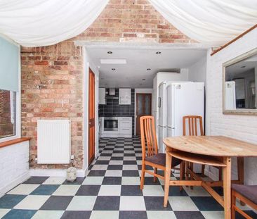 3 bedroom detached house to rent - Photo 2