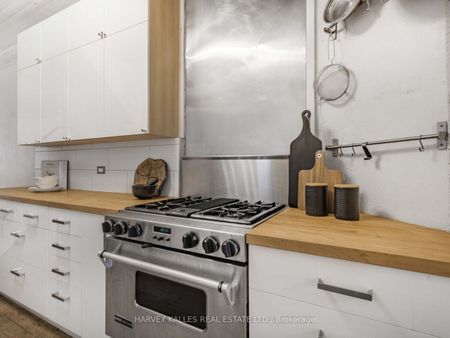 For Lease - 18 Saunders Avenue, Toronto, Ontario - Photo 4