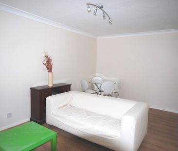 2 Bed - Lonsdale Court, Jesmond - Photo 3
