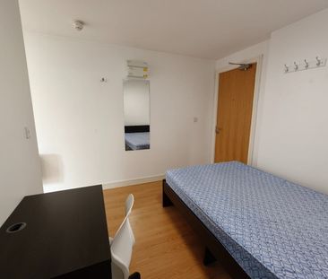 Studio Flat, Simpson St, L1 - Photo 3