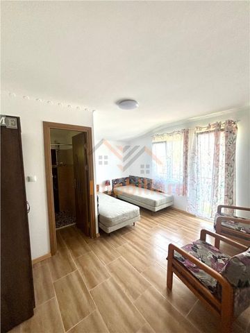 CASA INCHIRIAT 9 CAMERE/ BAI PERSONALE/TERASA/LOC DE PARCARE - Fotografie 4