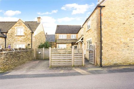 Three bedroom semi-detached property in Stow-on-the-Wold *with home office* - Photo 4