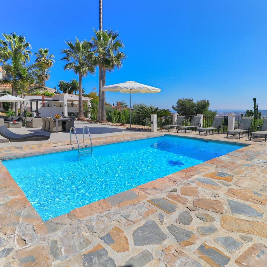 Detached Villa in Sierrezuela - Photo 1