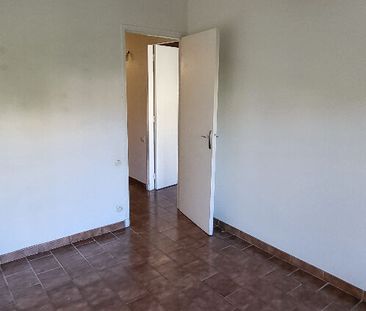 AVIGNON IM 744 AVEC PLACE DE PARKING DANS GARAGE COMMUN, - Photo 2