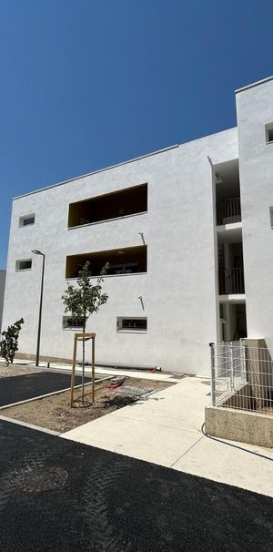 Location Appartement 3 pièces 61m² AVIGNON 84000 - Photo 1