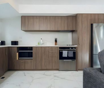 Fully Furnished and Central! - Photo 4
