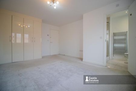 4 bedroom detached house to rent - Photo 5