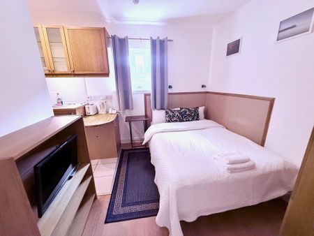 Flat 118 Fulham Palace Road, Fulham W6 9HH - Photo 5