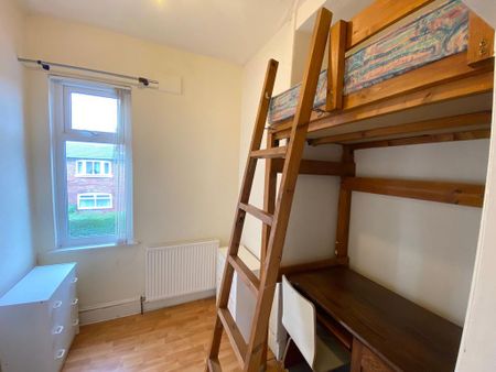 3 bedroom terraced house to rent - Photo 4