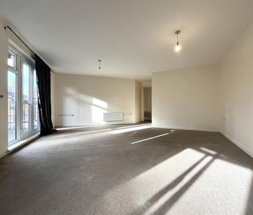 2 Bedroom Flat - First Floor To Let - Photo 4