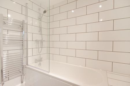 3 bedroom terraced house to rent - Photo 5