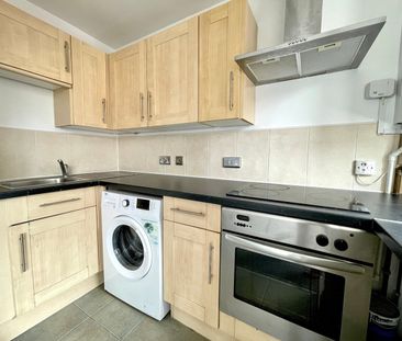 2 Bed Flat, Belton Road, BS5 - Photo 5