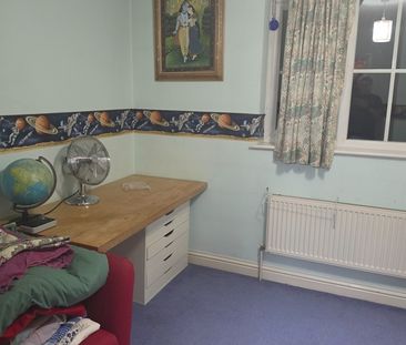 Room in a Shared House, East Road, SW19 - Photo 4