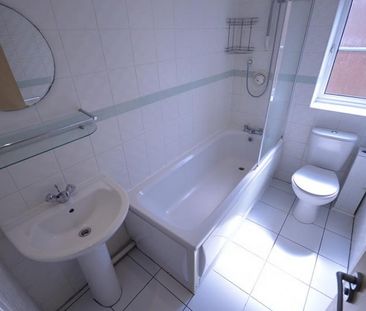 3 Bedroom Semi Detached To Let - Photo 6