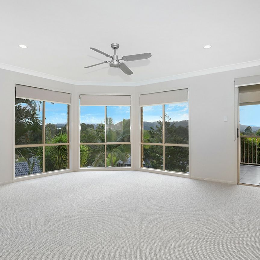 4 BEDROOM FAILY HOME WITH VIEWS AND 2ND LIVING - Photo 1
