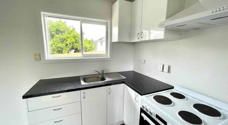 Spacious 3-Bedroom Unit in Convenient Otara Lo... - Photo 3