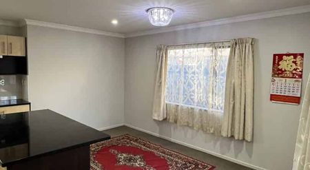 Spacious Family Home - Photo 4