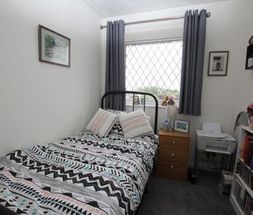 3 bedroom semi-detached house to rent - Photo 3