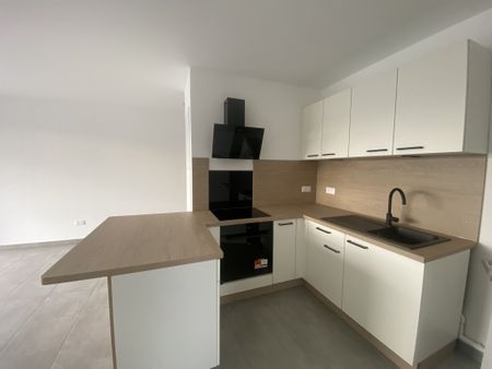 Location Appartement 2 pièces 48m² BEZANNES 51430 - Photo 3